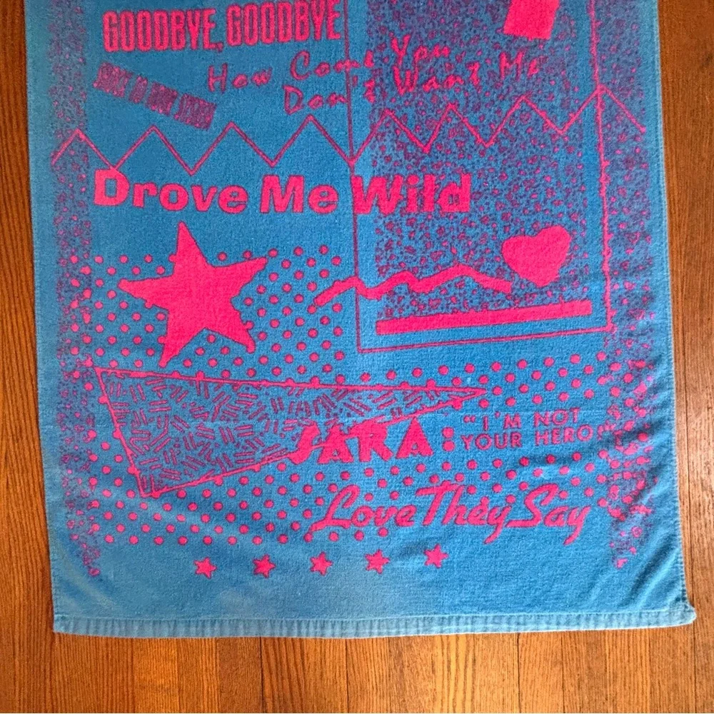🩵 Tegan and Sara Beach Towel 💓 Heartthrob 💓 Album Merch 2013 🩵 *Super Rare* 💘💘💘